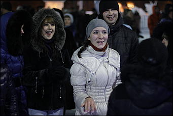 13 января 2012г. Барнаул , площадь Сахарова   Радиостанция «Юмор ФМ Барнаул» отметила пятилетие и Старый Новый год