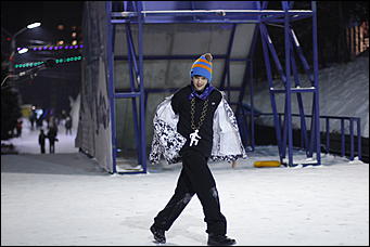 13 января 2012г. Барнаул , площадь Сахарова   Радиостанция «Юмор ФМ Барнаул» отметила пятилетие и Старый Новый год