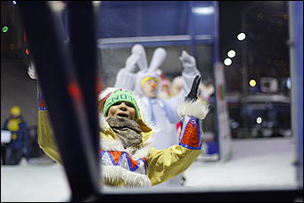 13 января 2012г. Барнаул , площадь Сахарова   Радиостанция «Юмор ФМ Барнаул» отметила пятилетие и Старый Новый год