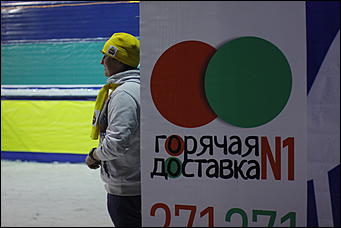 13 января 2012г. Барнаул , площадь Сахарова   Радиостанция «Юмор ФМ Барнаул» отметила пятилетие и Старый Новый год