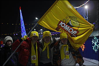 13 января 2012г. Барнаул , площадь Сахарова   Радиостанция «Юмор ФМ Барнаул» отметила пятилетие и Старый Новый год