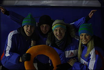 13 января 2012г. Барнаул , площадь Сахарова   Радиостанция «Юмор ФМ Барнаул» отметила пятилетие и Старый Новый год