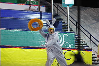 13 января 2012г. Барнаул , площадь Сахарова   Радиостанция «Юмор ФМ Барнаул» отметила пятилетие и Старый Новый год