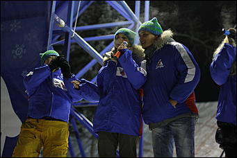 13 января 2012г. Барнаул , площадь Сахарова   Радиостанция «Юмор ФМ Барнаул» отметила пятилетие и Старый Новый год