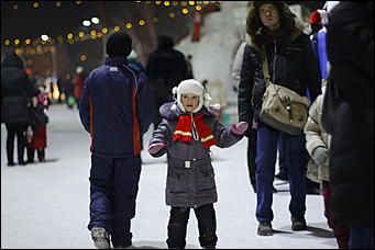 13 января 2012г. Барнаул , площадь Сахарова   Радиостанция «Юмор ФМ Барнаул» отметила пятилетие и Старый Новый год
