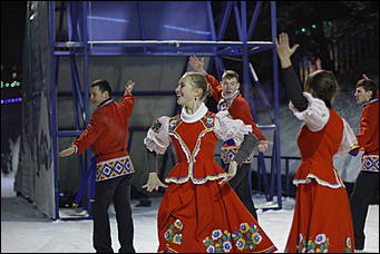 13 января 2012г. Барнаул , площадь Сахарова   Радиостанция «Юмор ФМ Барнаул» отметила пятилетие и Старый Новый год