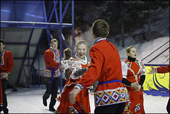 13 января 2012г. Барнаул , площадь Сахарова   Радиостанция «Юмор ФМ Барнаул» отметила пятилетие и Старый Новый год