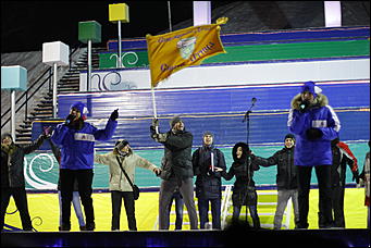 13 января 2012г. Барнаул , площадь Сахарова   Радиостанция «Юмор ФМ Барнаул» отметила пятилетие и Старый Новый год