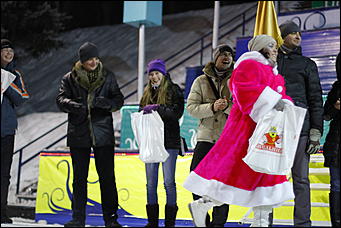 13 января 2012г. Барнаул , площадь Сахарова   Радиостанция «Юмор ФМ Барнаул» отметила пятилетие и Старый Новый год