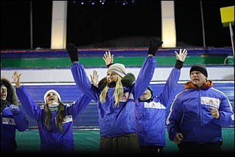 13 января 2012г. Барнаул , площадь Сахарова   Радиостанция «Юмор ФМ Барнаул» отметила пятилетие и Старый Новый год