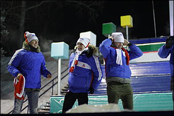 13 января 2012г. Барнаул , площадь Сахарова   Радиостанция «Юмор ФМ Барнаул» отметила пятилетие и Старый Новый год