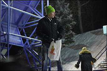 13 января 2012г. Барнаул , площадь Сахарова   Радиостанция «Юмор ФМ Барнаул» отметила пятилетие и Старый Новый год
