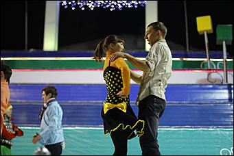 13 января 2012г. Барнаул , площадь Сахарова   Радиостанция «Юмор ФМ Барнаул» отметила пятилетие и Старый Новый год