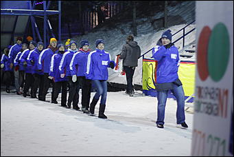 13 января 2012г. Барнаул , площадь Сахарова   Радиостанция «Юмор ФМ Барнаул» отметила пятилетие и Старый Новый год
