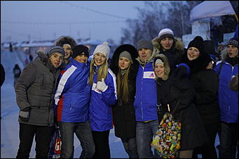 13 января 2012г. Барнаул , площадь Сахарова   Радиостанция «Юмор ФМ Барнаул» отметила пятилетие и Старый Новый год