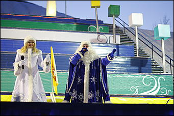 13 января 2012г. Барнаул , площадь Сахарова   Радиостанция «Юмор ФМ Барнаул» отметила пятилетие и Старый Новый год