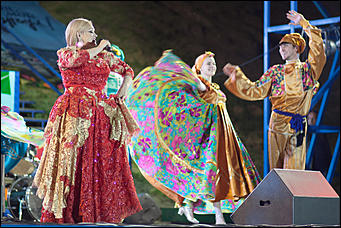 4 сентябрь 2016 г., Барнаул © Амител Вячеслав Мельников Вот она любовь долгожданная! Как барнаульцы встречали королеву народной песни