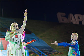 4 сентябрь 2016 г., Барнаул © Амител Вячеслав Мельников Вот она любовь долгожданная! Как барнаульцы встречали королеву народной песни