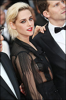 12 май 2016 г., Барнаул Прозрачные блузки и черные кобры: в каких нарядах появились звезды на открытии Каннского кинофестиваля?