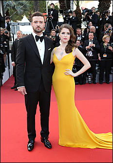 12 май 2016 г., Барнаул Прозрачные блузки и черные кобры: в каких нарядах появились звезды на открытии Каннского кинофестиваля?