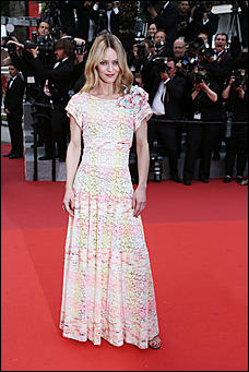 12 май 2016 г., Барнаул Прозрачные блузки и черные кобры: в каких нарядах появились звезды на открытии Каннского кинофестиваля?