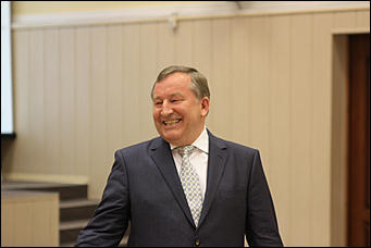 30 мая 2018 г., Барнаул. Екатерина Смолихина   Губернатор Александр Карлин в объективе Amic.ru