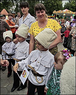 12 июня 2011 г., Барнаул   Гала-концерт фестиваля "Карусель дружбы"