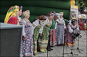 12 июня 2011 г., Барнаул   Гала-концерт фестиваля "Карусель дружбы"