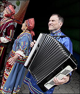 12 июня 2011 г., Барнаул   Гала-концерт фестиваля "Карусель дружбы"