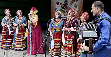 12 июня 2011 г., Барнаул   Гала-концерт фестиваля "Карусель дружбы"