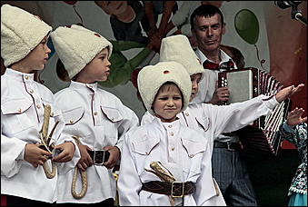 12 июня 2011 г., Барнаул   Гала-концерт фестиваля "Карусель дружбы"