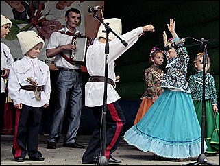 12 июня 2011 г., Барнаул   Гала-концерт фестиваля "Карусель дружбы"