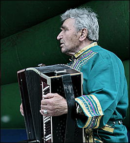 12 июня 2011 г., Барнаул   Гала-концерт фестиваля "Карусель дружбы"