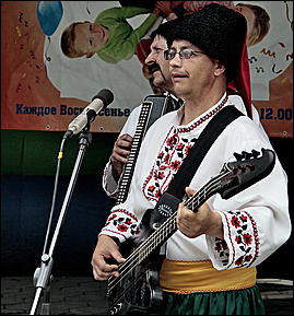 12 июня 2011 г., Барнаул   Гала-концерт фестиваля "Карусель дружбы"