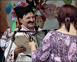 12 июня 2011 г., Барнаул   Гала-концерт фестиваля "Карусель дружбы"