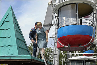 7 июнь 2017 г., Барнаул   Фоторепортаж о том, как сотрудники МЧС снимали людей с колеса обозрения 