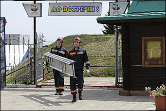 7 июнь 2017 г., Барнаул   Фоторепортаж о том, как сотрудники МЧС снимали людей с колеса обозрения 