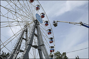 7 июнь 2017 г., Барнаул   Фоторепортаж о том, как сотрудники МЧС снимали людей с колеса обозрения 