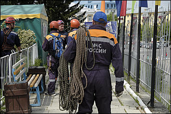 7 июнь 2017 г., Барнаул   Фоторепортаж о том, как сотрудники МЧС снимали людей с колеса обозрения 