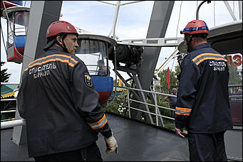 7 июнь 2017 г., Барнаул   Фоторепортаж о том, как сотрудники МЧС снимали людей с колеса обозрения 
