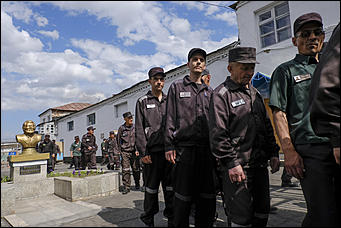 25 май 2017 г., Барнаул   "От звонка до звонка". Как школьный праздник прошел в алтайской колонии №З