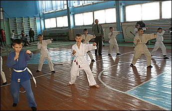 9 февраля 2007г., Барнаул   Барнаульской кадетской школе помогут решить проблемы