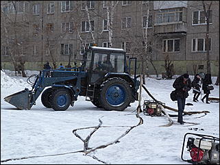 16-17 марта 2011 г., Барнаул   Устранение аварии на коллекторе в центре Барнаула
