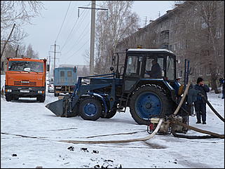 16-17 марта 2011 г., Барнаул   Устранение аварии на коллекторе в центре Барнаула