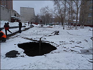 16-17 марта 2011 г., Барнаул   Устранение аварии на коллекторе в центре Барнаула