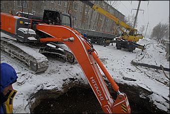 16-17 марта 2011 г., Барнаул   Устранение аварии на коллекторе в центре Барнаула