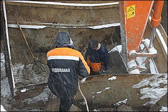 16-17 марта 2011 г., Барнаул   Устранение аварии на коллекторе в центре Барнаула