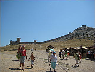 Август 2009 г., Крым   Генуэзская крепость в городе Судаке (Крым, Украина)