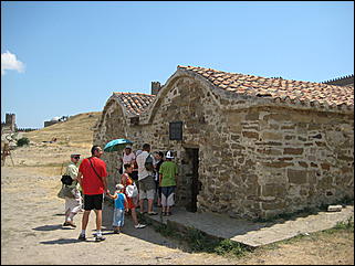 Август 2009 г., Крым   Генуэзская крепость в городе Судаке (Крым, Украина)