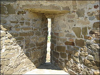 Август 2009 г., Крым   Генуэзская крепость в городе Судаке (Крым, Украина)